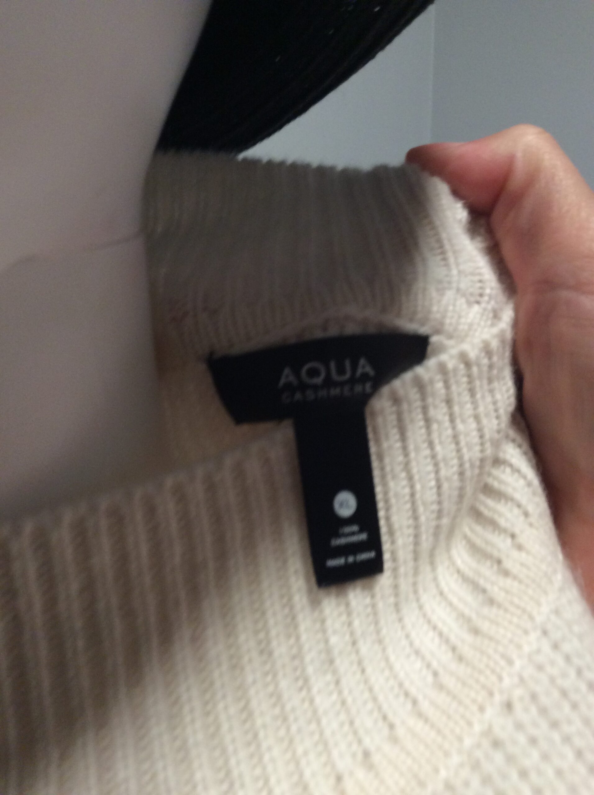 100% Aqua Cashmere Wheat Turtleneck Sweater Size XL - Image 2