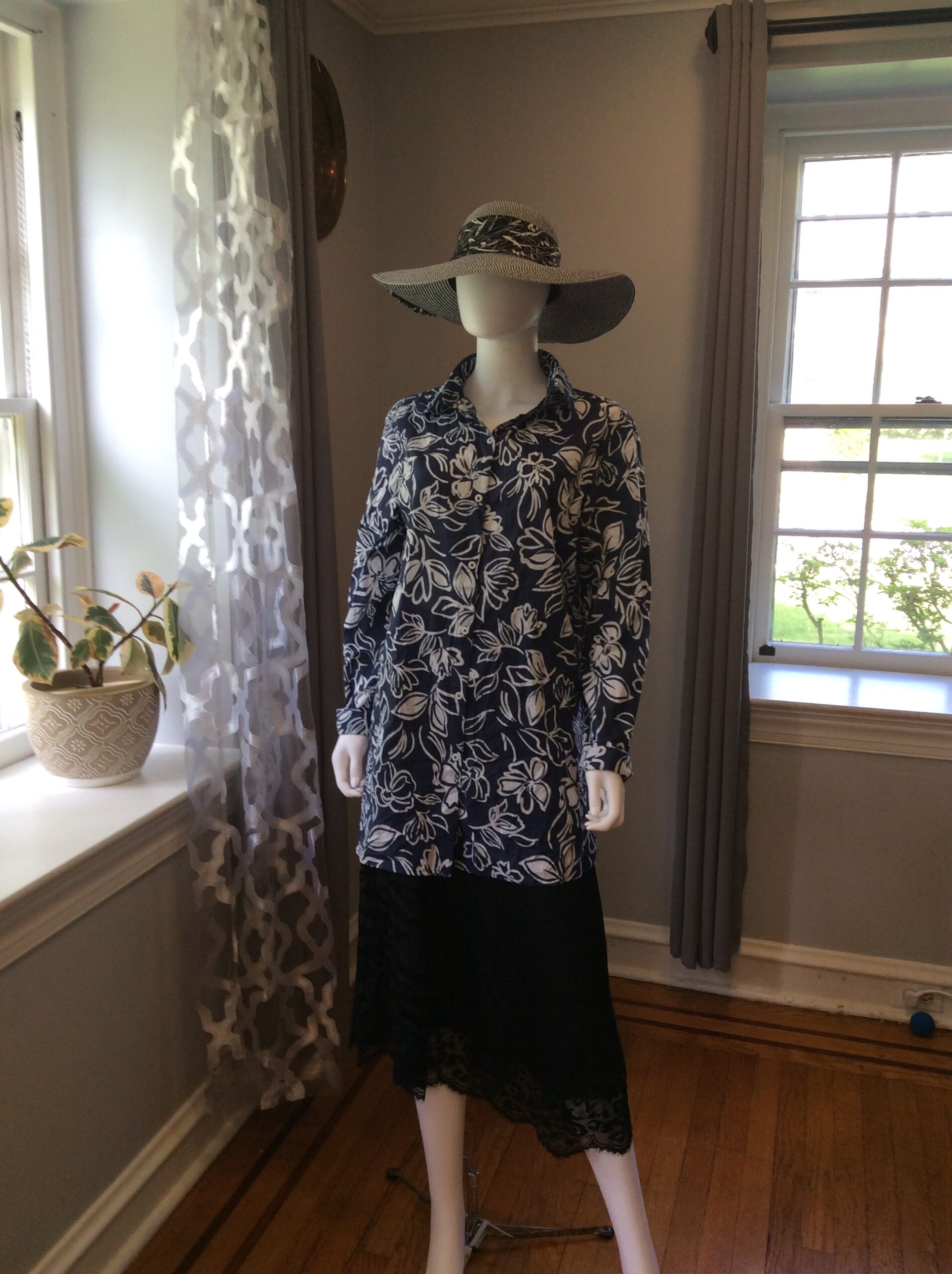 Lauren Ralph Lauren Floral Button Blouse Navy White Designer Top - Image 5