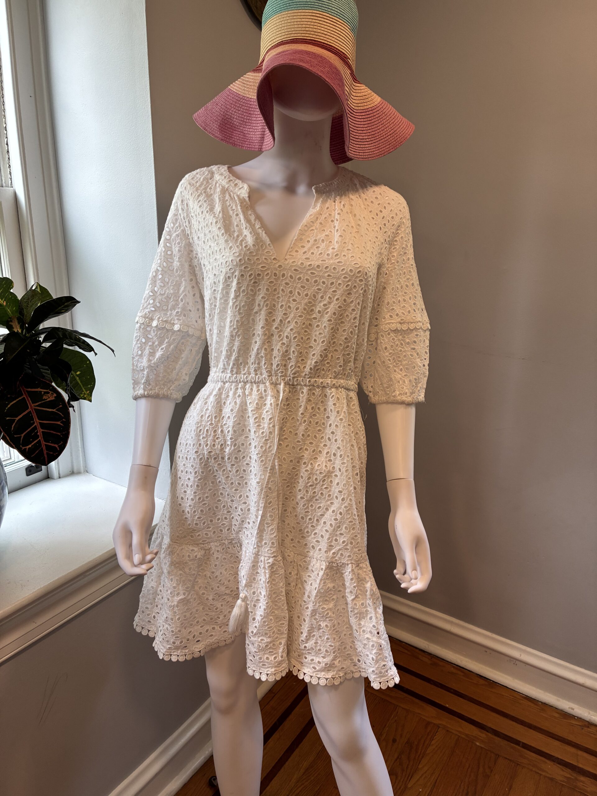 Vince Camuto White Cotton Eyelet Mini Dress V-Neck Tassel Ties Size 8 - Image 7