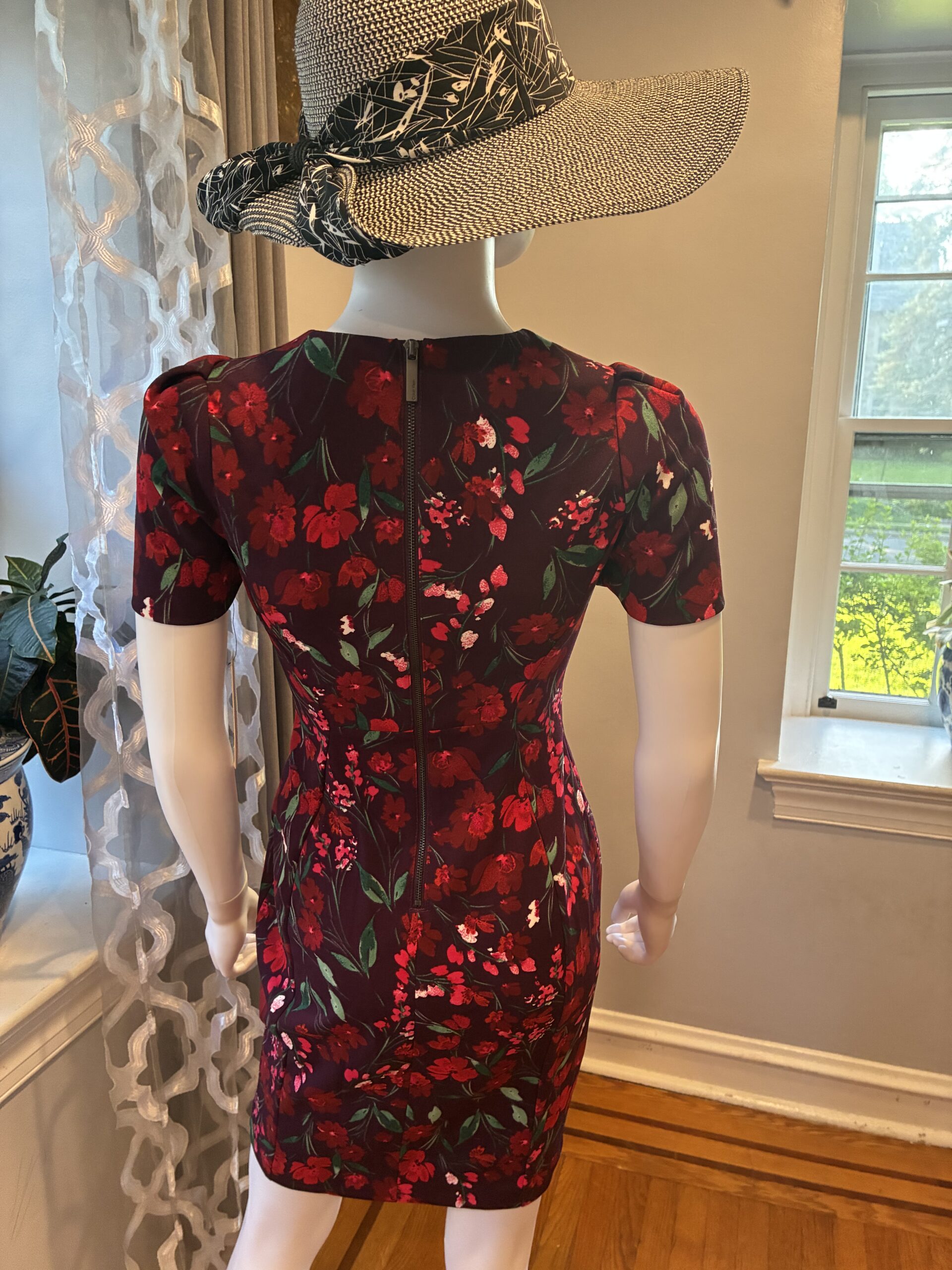 Calvin Klein Women's Tulip Sleeve Floral Sheath Size 2 - Image 5