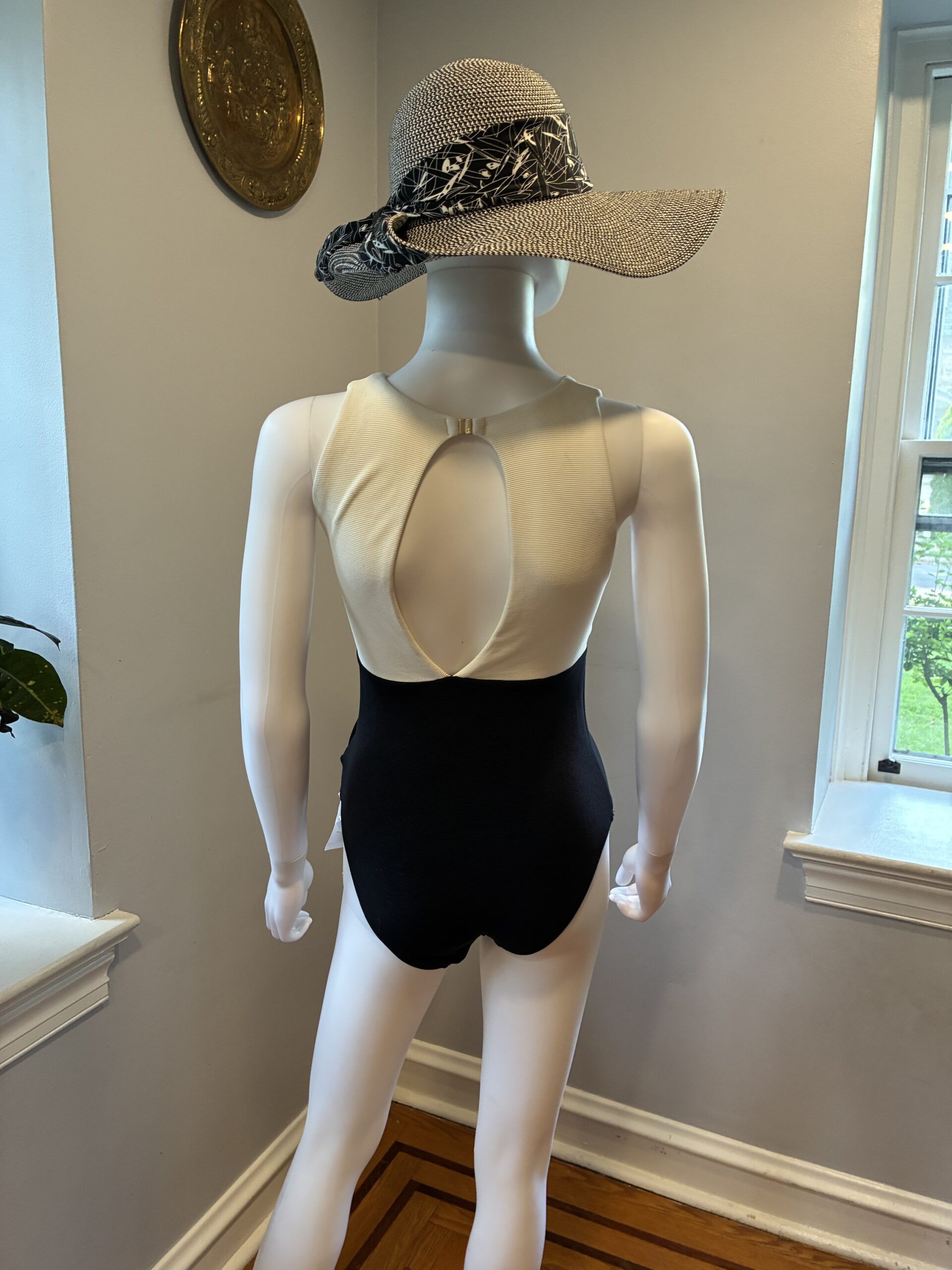 Jets Versa Rib Cut Out High Neck One Piece size 4 - Image 4